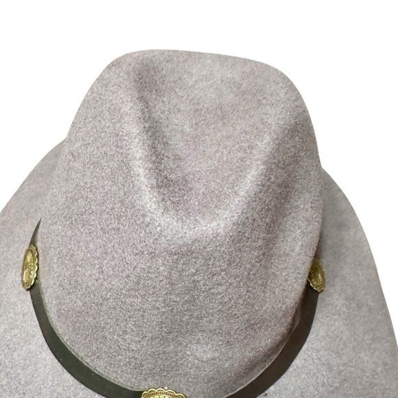 NWT 100% Wool Boho Gray Hat With Leather Band and Metal Western Concho Accent - Picture 2 of 6